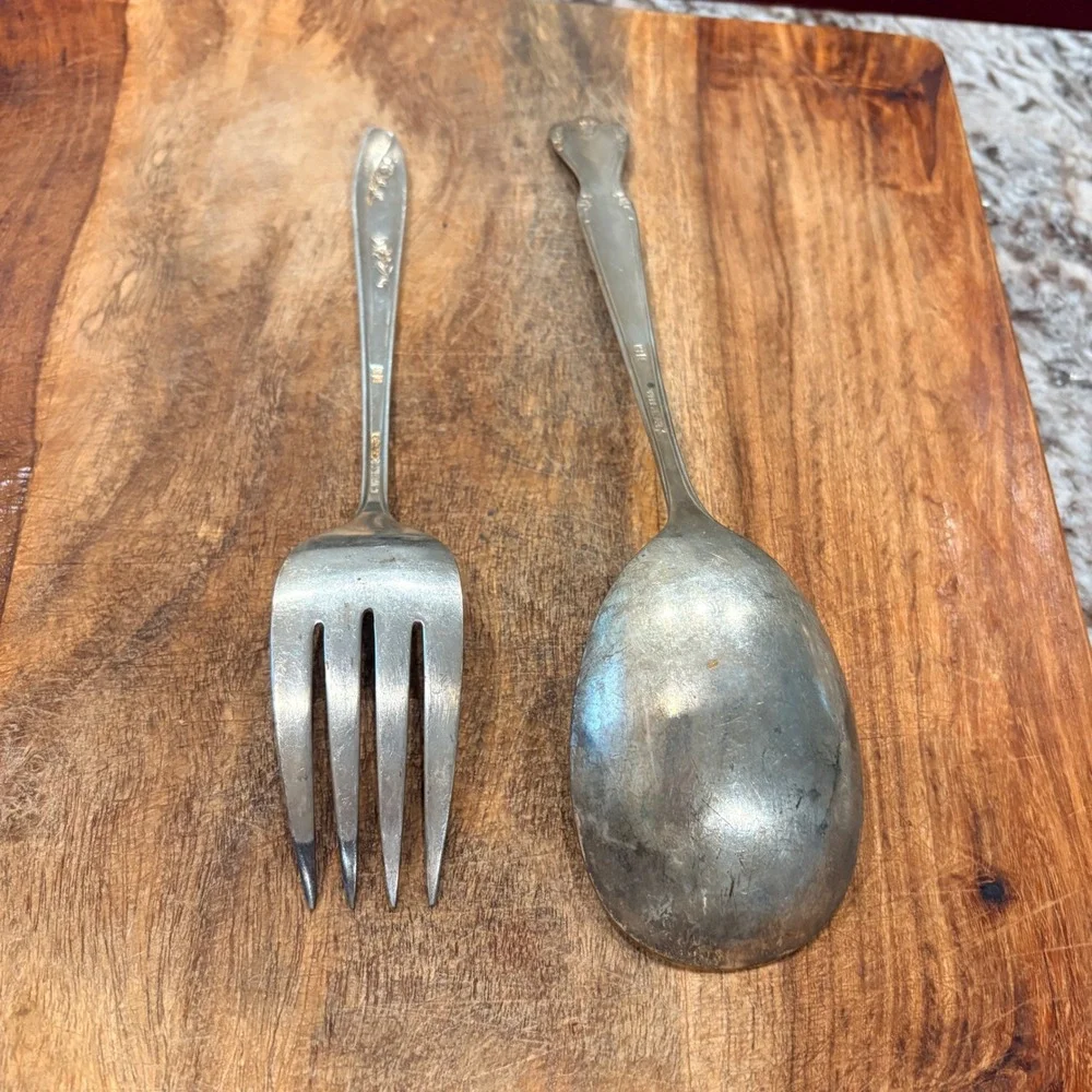 Wm Rogers Flatware Silver Mismatched Floral Spoon Fork Set